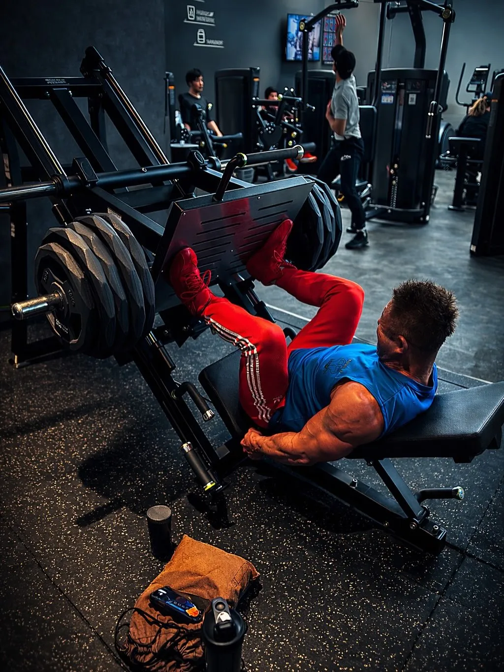 🌟こんにちは！今日も出張パーソナルトレーニングで脚トレーニン...